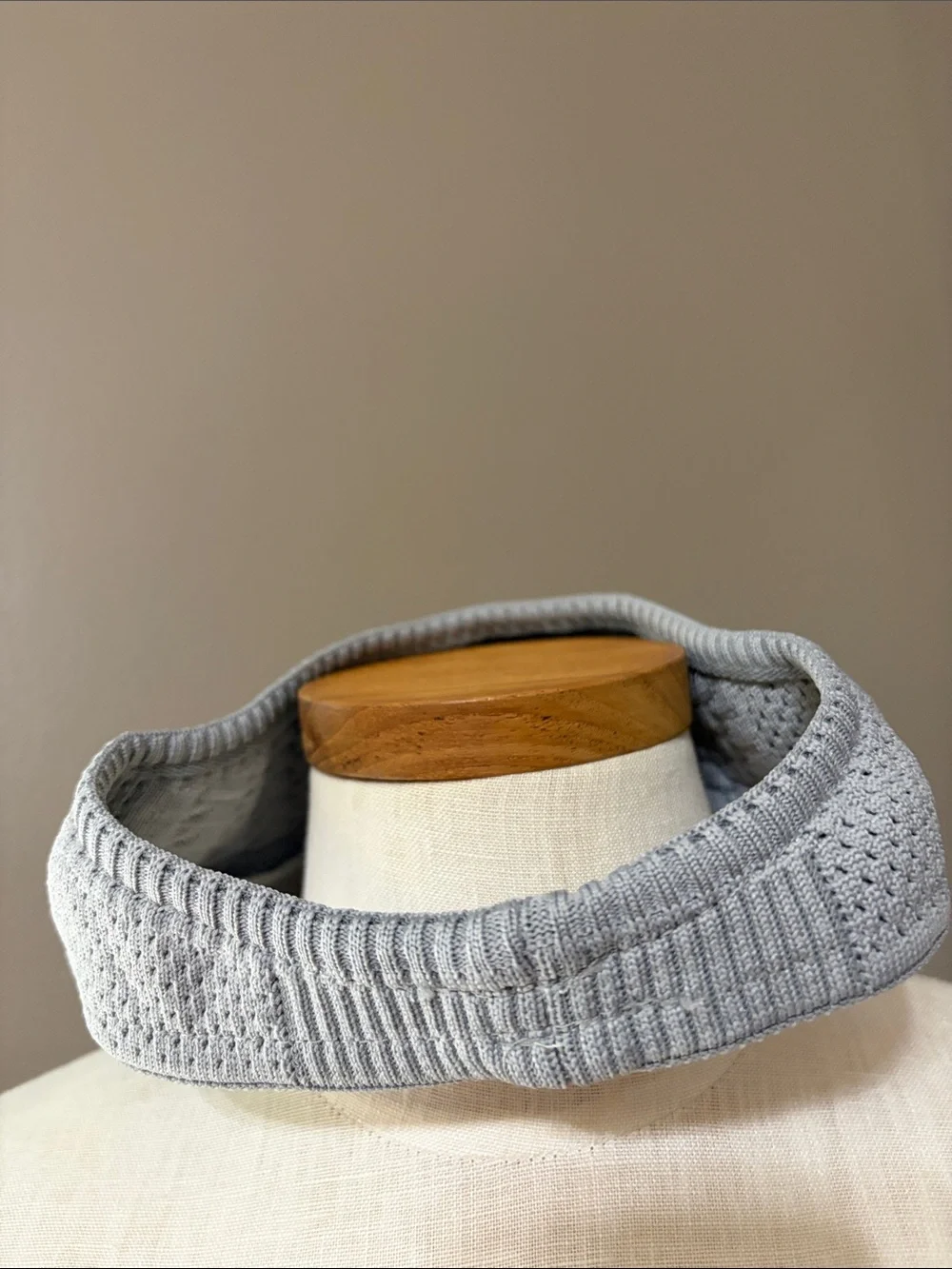 2 stretchy Knit Visors tan/Camel and light gray